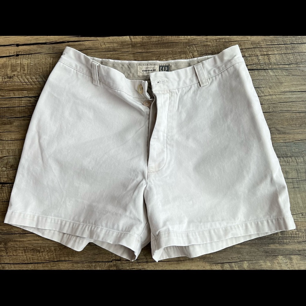 Vintage 1990’s  Gap Relaxed fit Khaki Shorts Button Fly size 10 s
